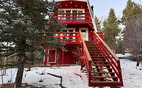 Maison Solange-Red Barn Farmhouse Style- Moonridge